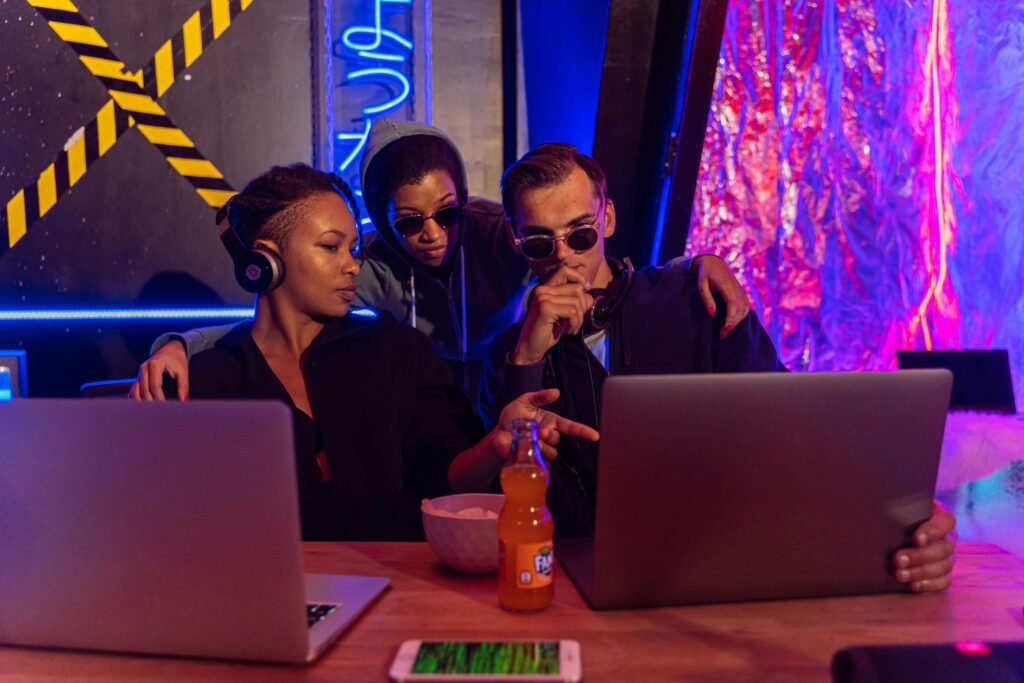 Team collaborating on cybersecurity using Software Keepho5ll cybersecurity solution