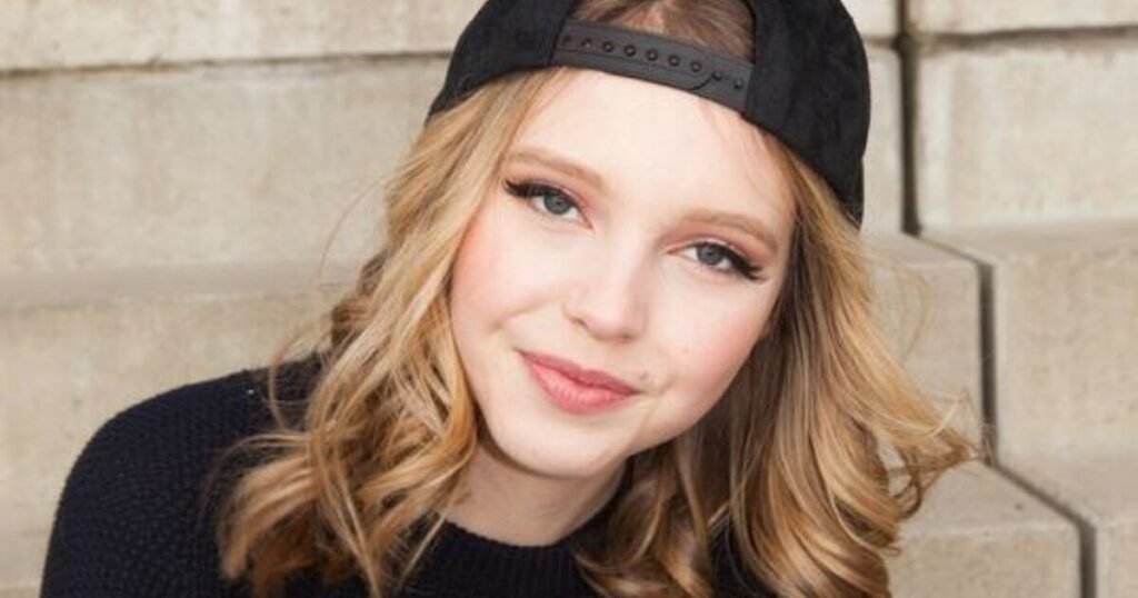 Lina Strahl Income sources